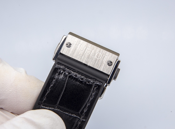 ウブロコピー時計着用イメージ